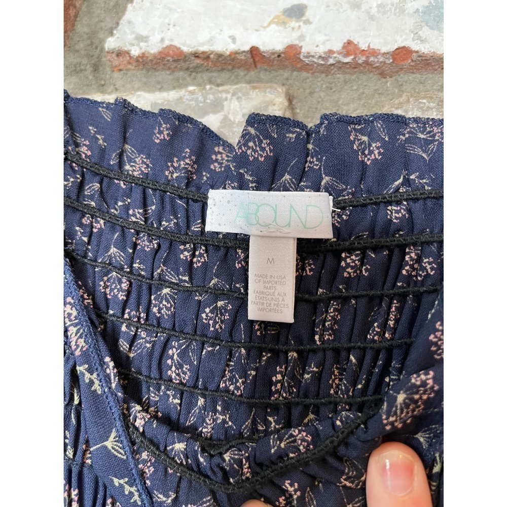 ABOUND Smocked Bodice Navy Floral Midi Dress Size Medium - Picture 3 of 7